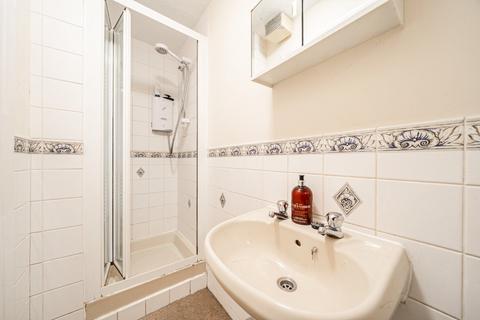 36 Barncroft, Farnham, GU9 8RU