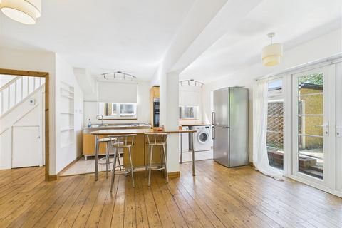 3 bedroom semi-detached house for sale, Approach Road, West Molesey