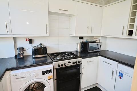 2 bedroom terraced house to rent, Clandon Road Chatham ME5