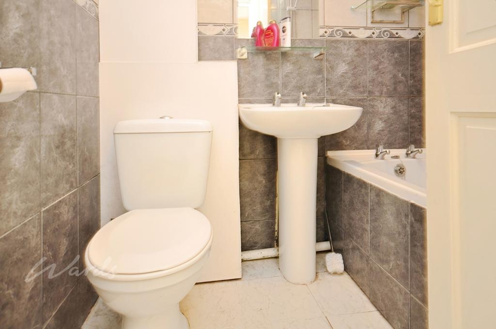 Clandon bathroom