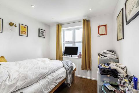 1 bedroom flat for sale, Cadet Drive, London SE1