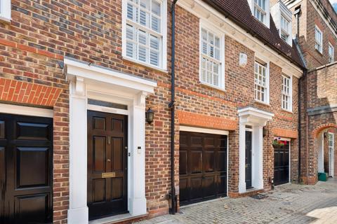 3 bedroom terraced house for sale, Caxton Mews, Brentford