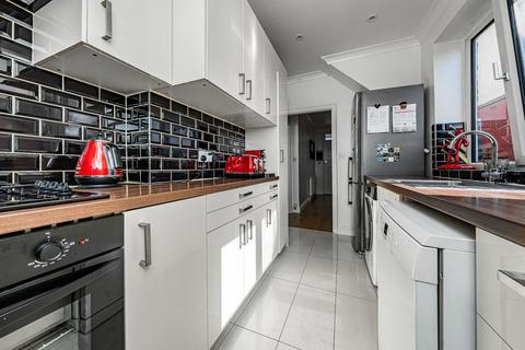 3 bedroom terraced house for sale, Central Avenue, Hounslow, TW3