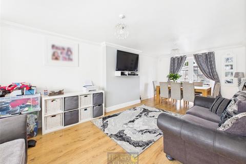 3 bedroom semi-detached house for sale, Longfield Road, Wickford, Essex, SS11
