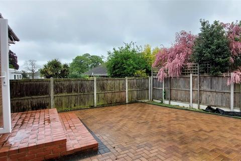2 bedroom detached bungalow to rent, Vicarage Street, Broadstairs