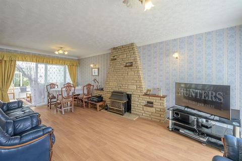 3 bedroom semi-detached house for sale, Arundel Road, Wordsley, DY8 5EJ