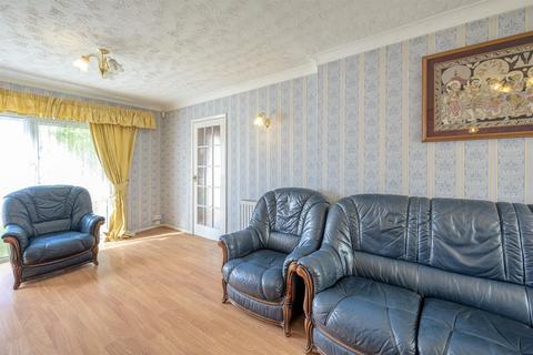 3 bedroom semi-detached house for sale, Arundel Road, Wordsley, DY8 5EJ