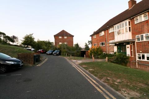 Kingsdown Avenue, South Croydon, CR2