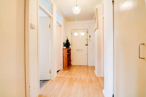 2 bedroom flat for sale, Kingsdown Avenue, South Croydon, CR2