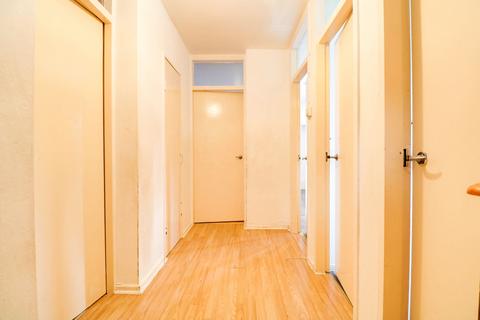 2 bedroom flat for sale, Kingsdown Avenue, South Croydon, CR2