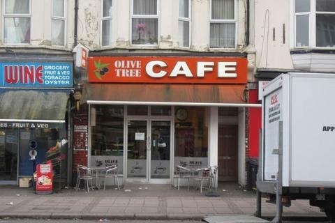 Retail property (high street) to rent, 940 High Rd London N12 9RT