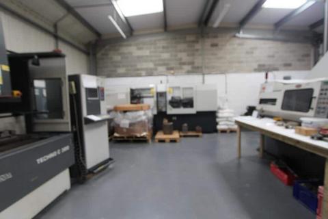 Warehouse to rent, Fourth Av Halstead CO9 2SY