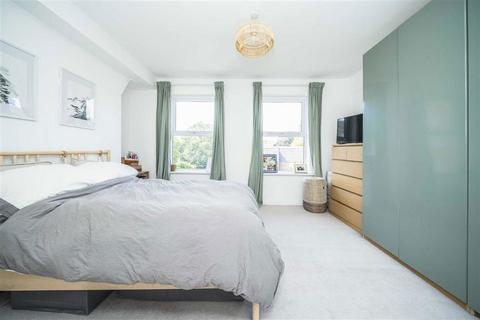 2 bedroom flat for sale, Milk Yard, London E1W
