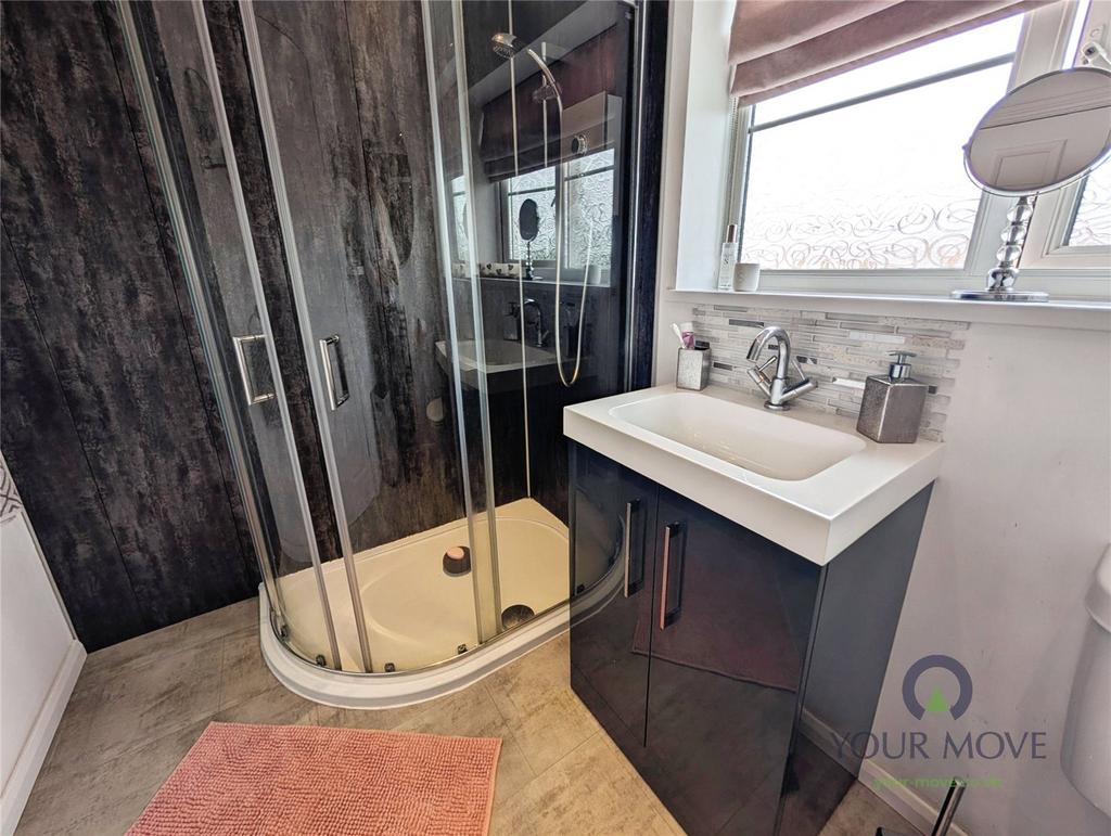 En Suite Shower W/C