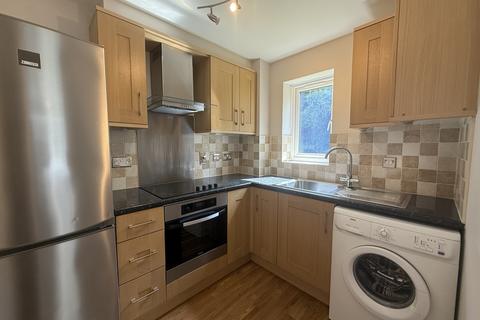 1 bedroom terraced house to rent, Dakin Close, Crawley