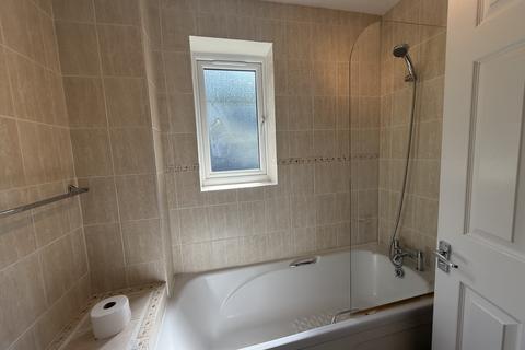 1 bedroom terraced house to rent, Dakin Close, Crawley