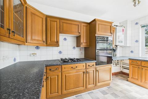 61 Haslemere Road, Thornton Heath, CR7 7BF