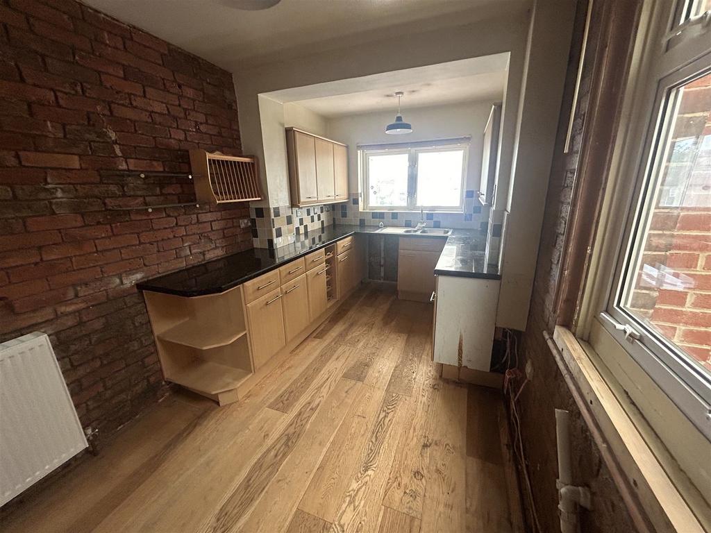 Kitchen/Dining Area