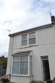 2 bedroom flat to rent, Co-Operation Road, Greenbank