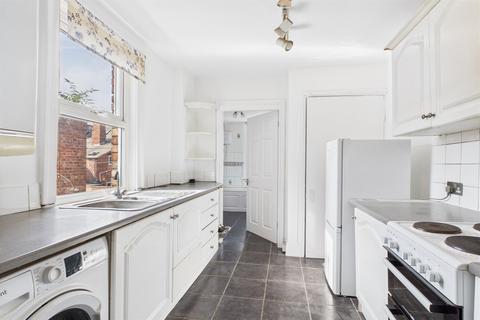 3 bedroom maisonette to rent, Woodbine Avenue, Wallsend