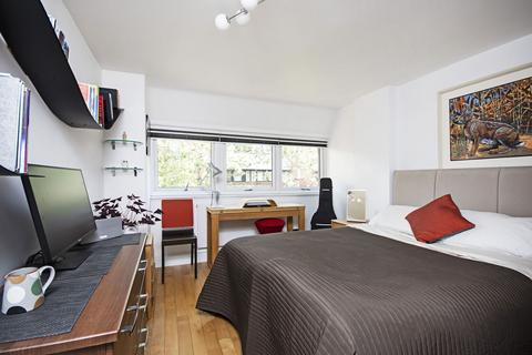 2 bedroom flat for sale, Chandos Way, Golders Green, London, NW11