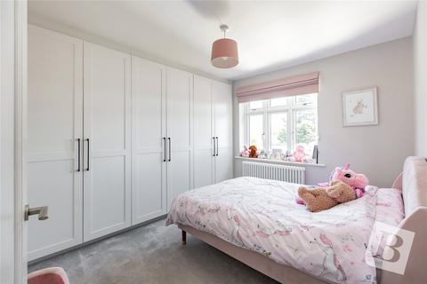 33 Beulah Road, Hornchurch, RM12 4YR