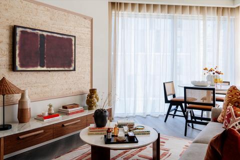 Aspen, Canary Wharf, London, E14
