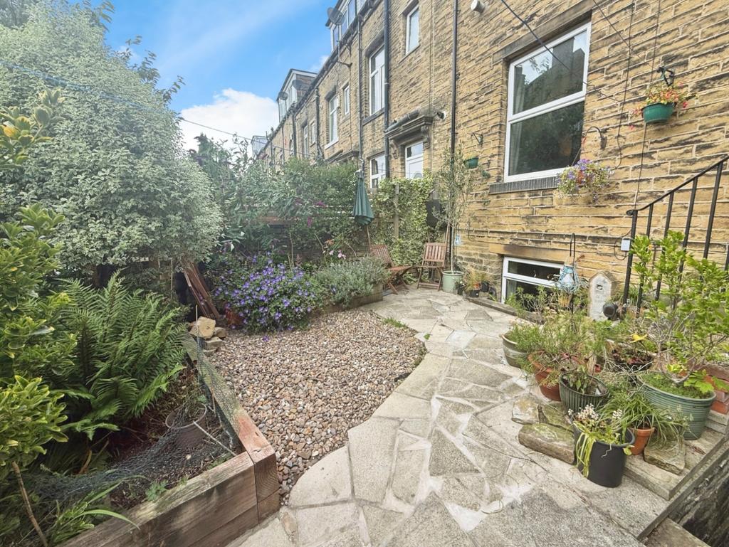 Pbox-garden-320836.jpg