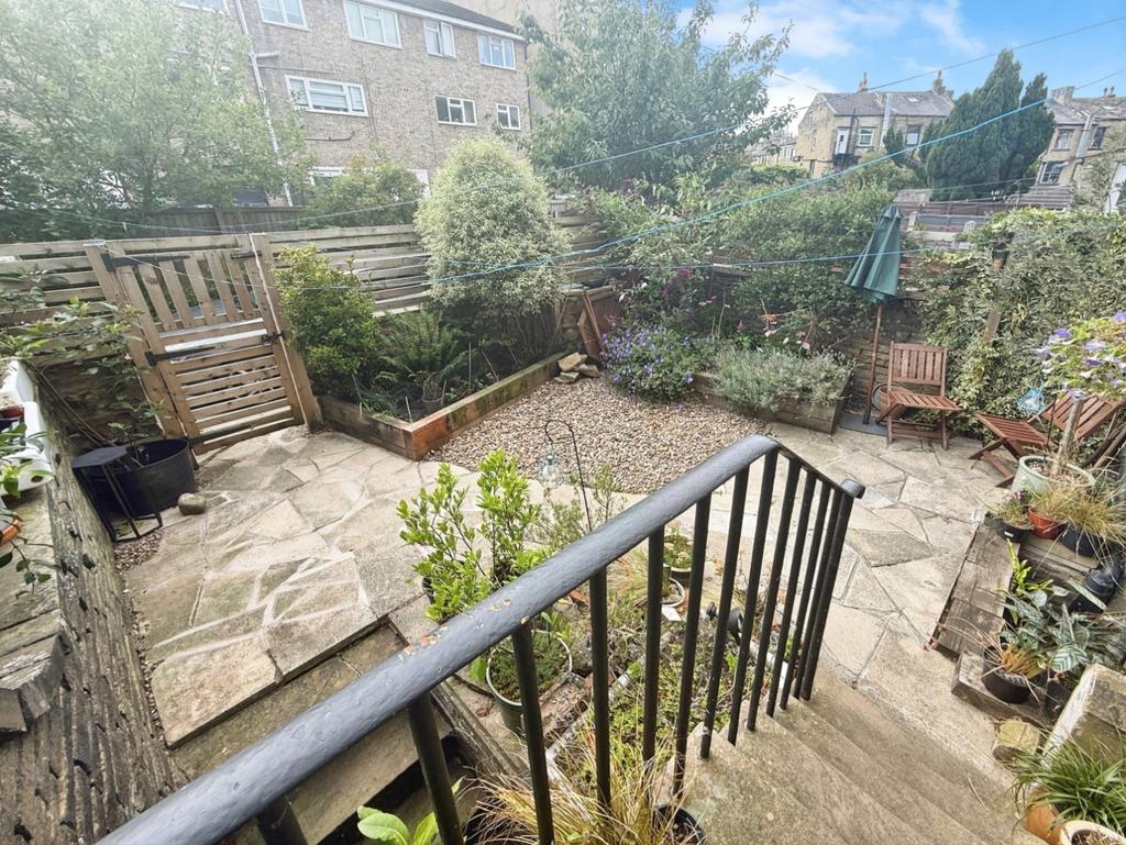 Pbox-garden-320836.jpg