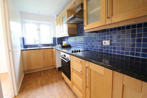 2 bedroom flat to rent, Beulah Road, Thornton Heath, CR7