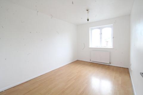 2 bedroom flat to rent, Beulah Road, Thornton Heath, CR7