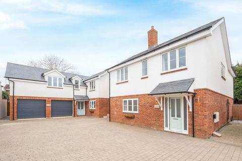 undefined, Alexandra Road, Kings Langley WD4