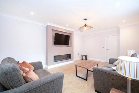undefined, Alexandra Road, Kings Langley WD4