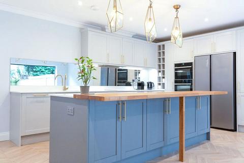 undefined, Alexandra Road, Kings Langley WD4