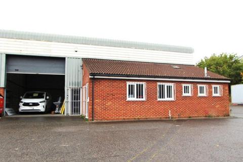 Warehouse to rent, 19-27 Bluebridge Industrial Estate Halstead CO9 2SZ