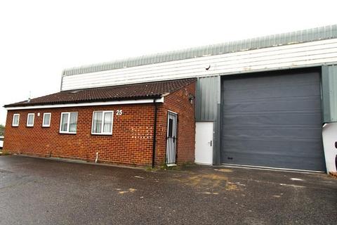 Warehouse to rent, 19-27 Bluebridge Industrial Estate Halstead CO9 2SZ