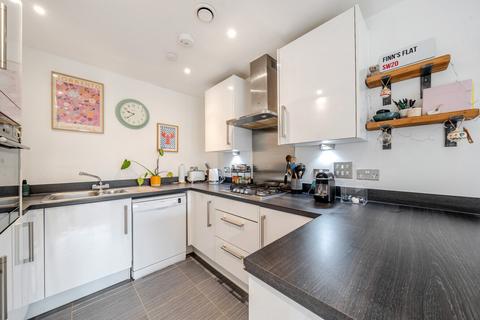 1 bedroom flat for sale, Kingston Road, Raynes Park, London, SW20