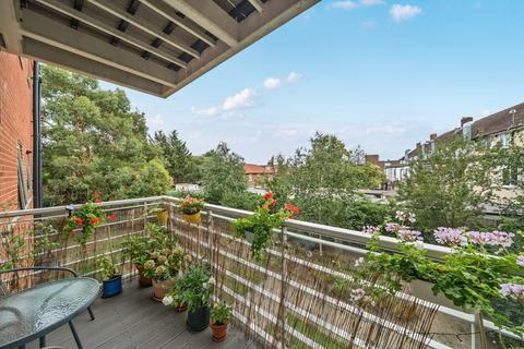 1 bedroom flat for sale, Kingston Road, Raynes Park, London, SW20