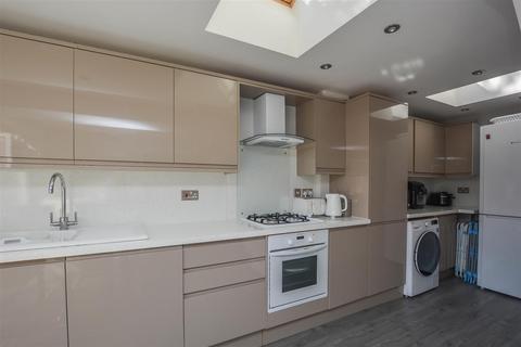 9 Birds Close, Ramsden Heath, Billericay, CM11 1JB