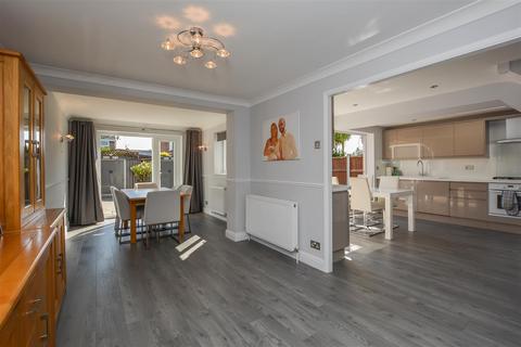 9 Birds Close, Ramsden Heath, Billericay, CM11 1JB
