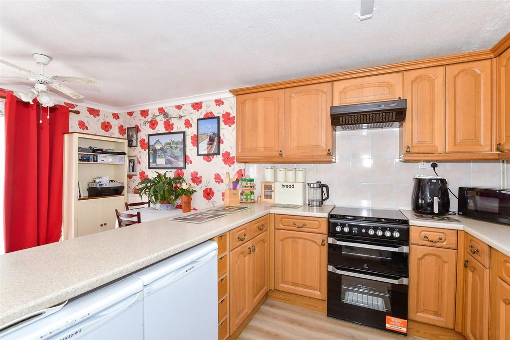 Kitchen/Dining Area