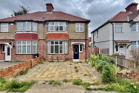 3 bedroom semi-detached house for sale, Meadow Waye, Heston TW5