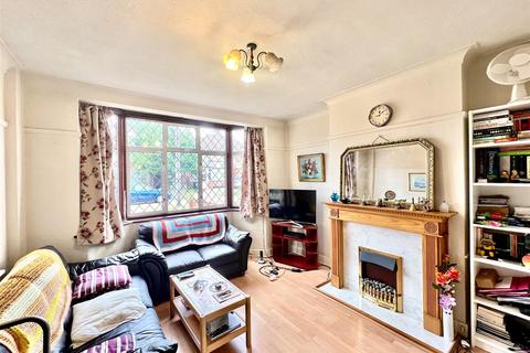 3 bedroom semi-detached house for sale, Meadow Waye, Heston TW5