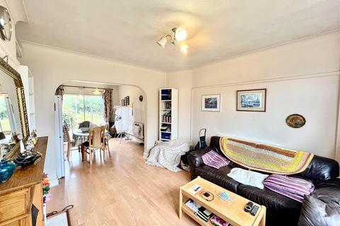 3 bedroom semi-detached house for sale, Meadow Waye, Heston TW5