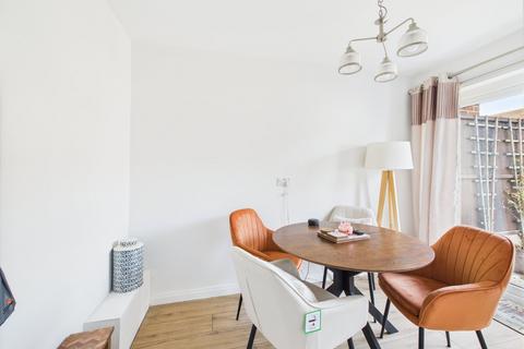 4 bedroom semi-detached house for sale, Hempsted Lane, Gloucester, Gloucestershire, GL2