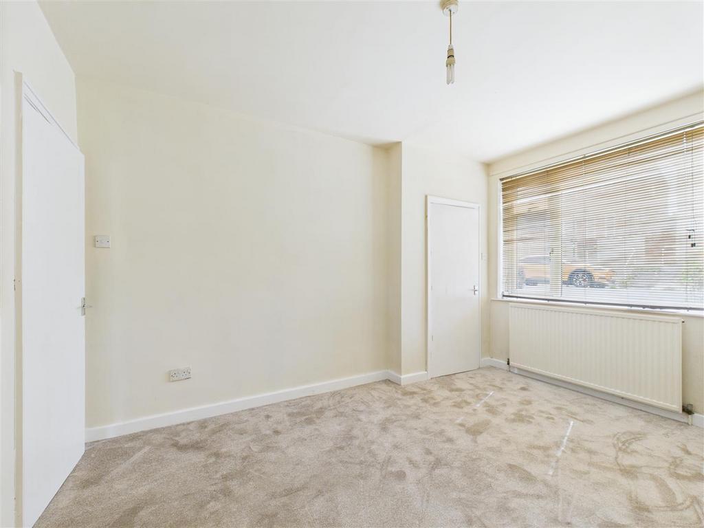 CAM05207 G0-PR0050-STILL005.jpg