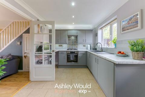 3 Roach Close, Brierley Hill, DY5 1LR