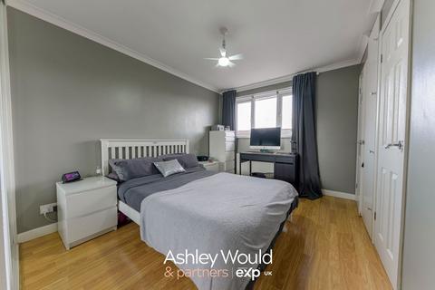3 Roach Close, Brierley Hill, DY5 1LR