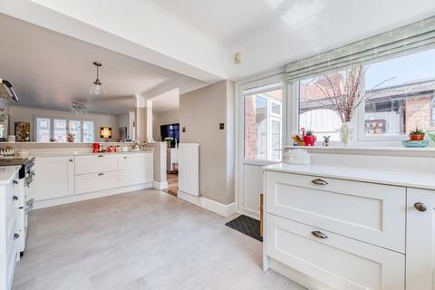 8 Bucknam Close, Kessingland, Lowestoft, NR33 7NX