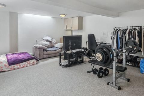 Basement Flat, 16 South Ealing Road, London, W5 4QA